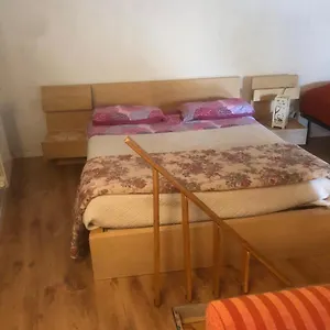 Lovely 1 Bedroom Loft, 20 Mins To Bgy Airport Appartamento